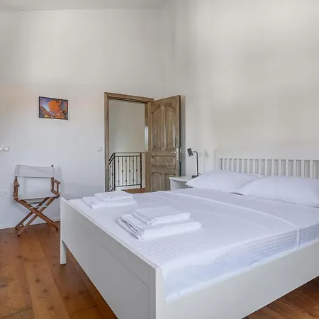 4 Bedroom Cozy In *