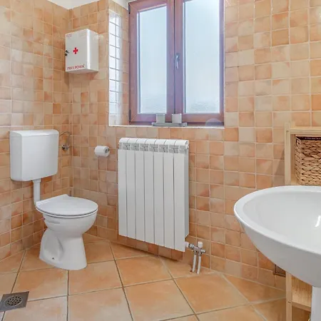 4 Bedroom Cozy In Feriehus *