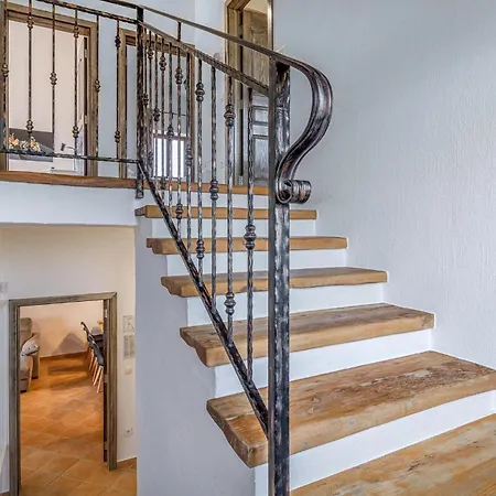 4 Bedroom Cozy In 펜션