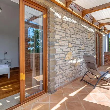 4 Bedroom Cozy In