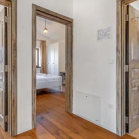 4 Bedroom Cozy In بيت للعطل *