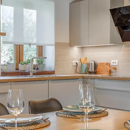 4 Bedroom Cozy In Cabrunici